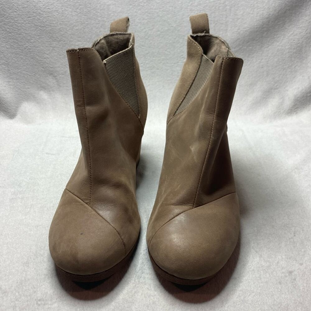 Toms Tan Leather Wedged Booties Size 9.5